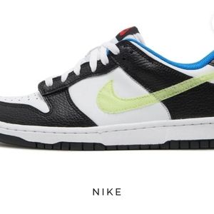 Dunk Low Signal Blue Lemon Twist  big boys size 5.5